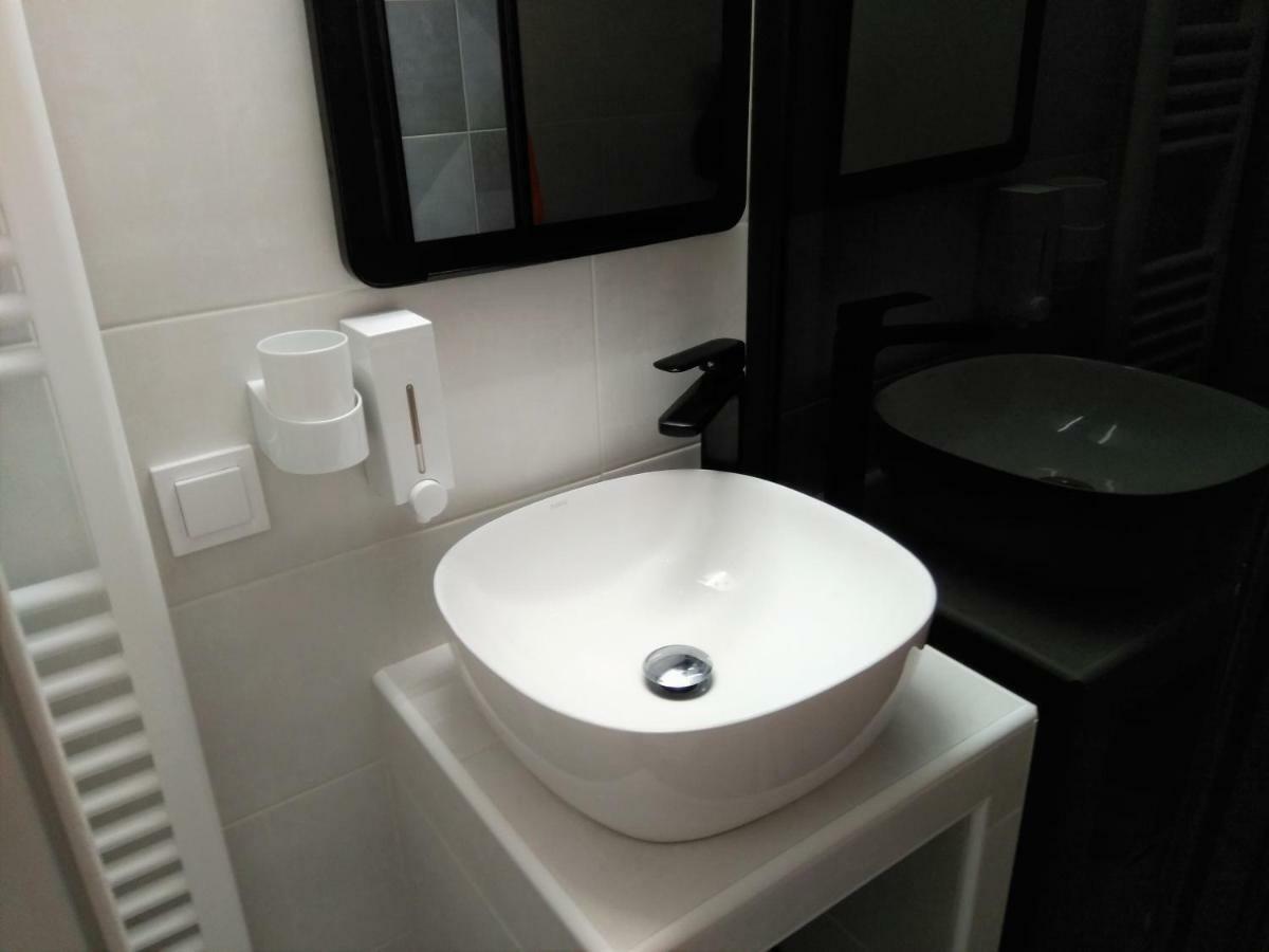 Athens Pangrati Modern Apt 10Min To Metro Exterior photo
